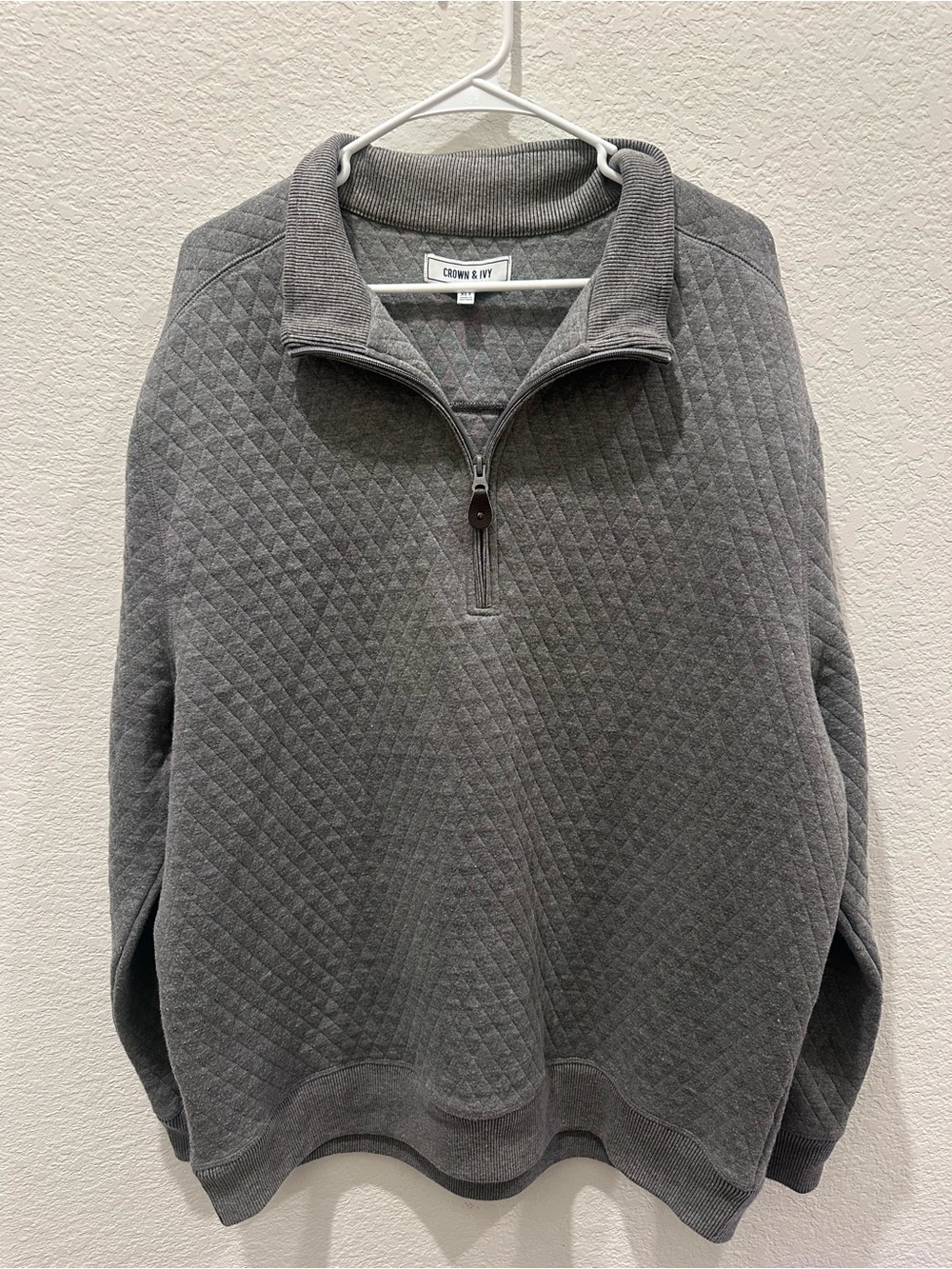 crown & ivy Quilted Half-Zip Sweater in Charcoal Gray